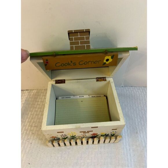 Wooden Cooks Corner Birdhouse shaped recipe keeper section divider 7"x 5.5"x6" - Picture 2 of 7